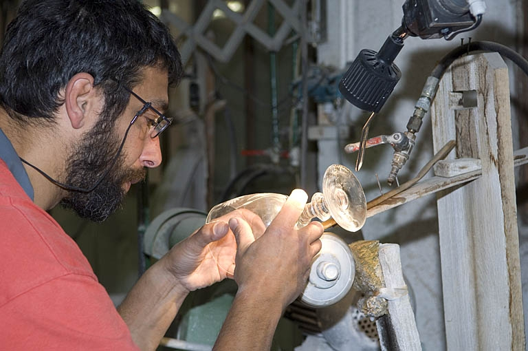 Atelier de finition ou parachèvement. Taille de verre (3). © Région Bourgogne-Franche-Comté, Inventaire du patrimoine Atelier de finition ou parachèvement. Taille de verre (3). © Région Bourgogne-Franche-Comté, Inventaire du patrimoine