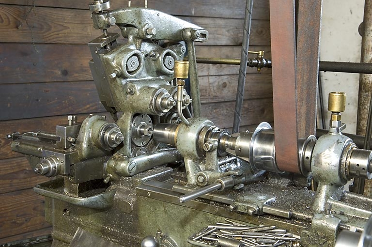 Tour à décolleter Petermann (M). Détail du système d'entraînement de la poupée mobile. © Région Bourgogne-Franche-Comté, Inventaire du patrimoine