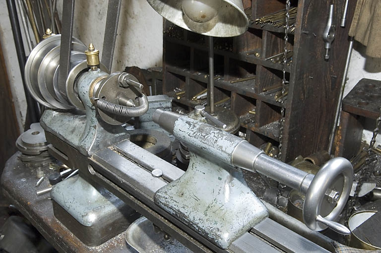 Tour horizontal Waltham (B). Détail de la poupée fixe et de la poupée mobile. © Région Bourgogne-Franche-Comté, Inventaire du patrimoine