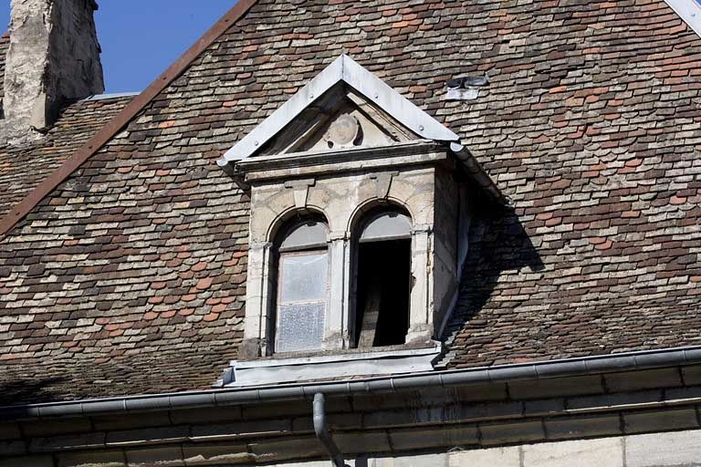 Détail de la lucarne. © Région Bourgogne-Franche-Comté, Inventaire du Patrimoine
