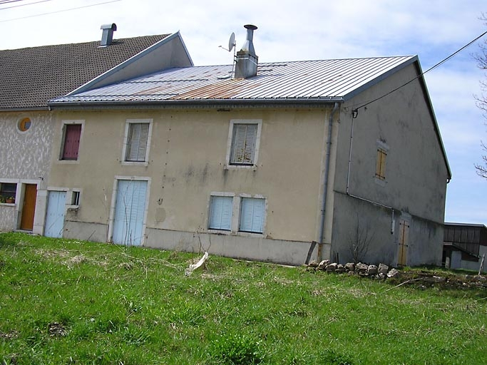 Façade postérieure et pignon sud-ouest. © Région Bourgogne-Franche-Comté, Inventaire du patrimoine