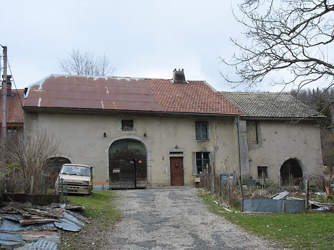 Vue générale de la façade antérieure. © Région Bourgogne-Franche-Comté, Inventaire du patrimoine