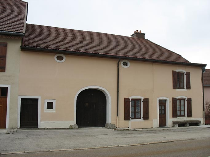 Vue générale de la façade antérieure. © Région Bourgogne-Franche-Comté, Inventaire du patrimoine
