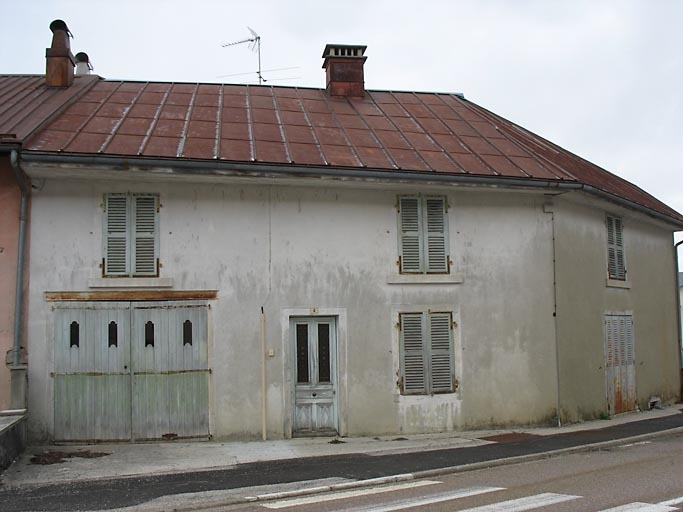 Vue générale de la façade antérieure. © Région Bourgogne-Franche-Comté, Inventaire du patrimoine