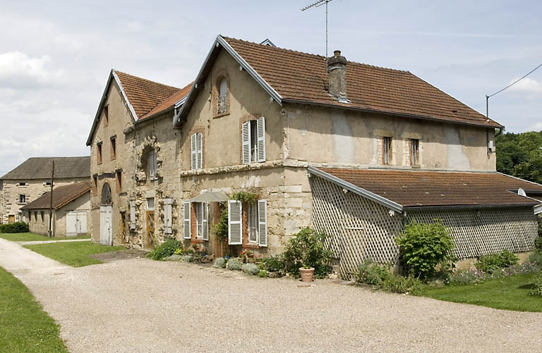 Magasin industriel, écurie et logement depuis le sud-est. © Région Bourgogne-Franche-Comté, Inventaire du patrimoine