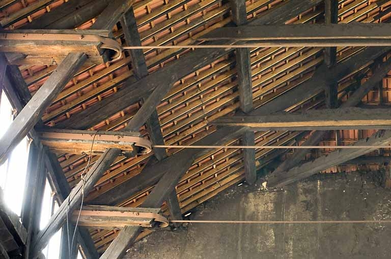Atelier de fonderie. Détail des étriers de la charpente. © Région Bourgogne-Franche-Comté, Inventaire du patrimoine