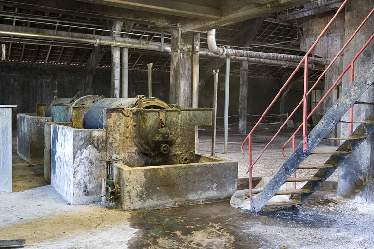 Atelier de trituration. Vue rapprochée du mélangeur à acides (?). © Région Bourgogne-Franche-Comté, Inventaire du patrimoine