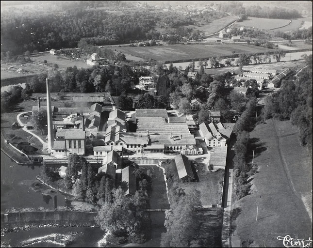 Vue aérienne de la papeterie. © Région Bourgogne-Franche-Comté, Inventaire du patrimoine