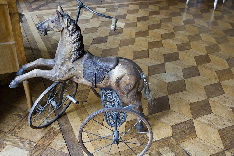 Hôtel en fond de cour : détail du plancher du grand salon. © Région Bourgogne-Franche-Comté, Inventaire du Patrimoine