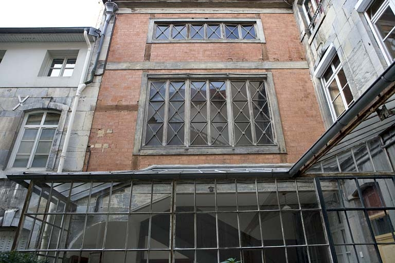 Détail de l'aile contenant l'escalier principal. © Région Bourgogne-Franche-Comté, Inventaire du Patrimoine