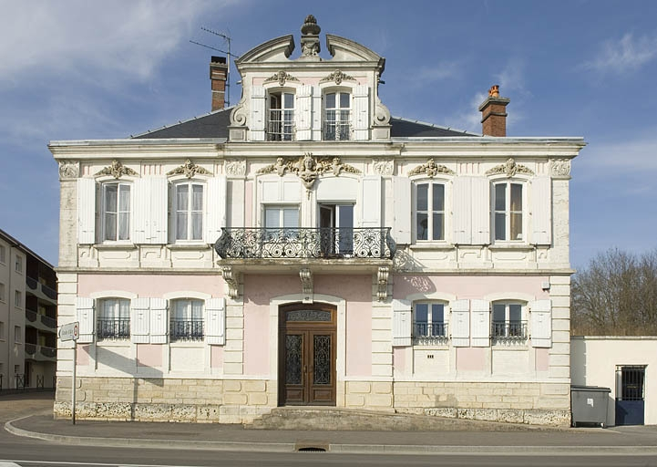 Pignon du logement patronal. © Région Bourgogne-Franche-Comté, Inventaire du patrimoine