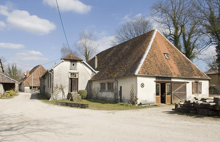 Vue d'ensemble des halles à charbon depuis le sud. © Région Bourgogne-Franche-Comté, Inventaire du patrimoine