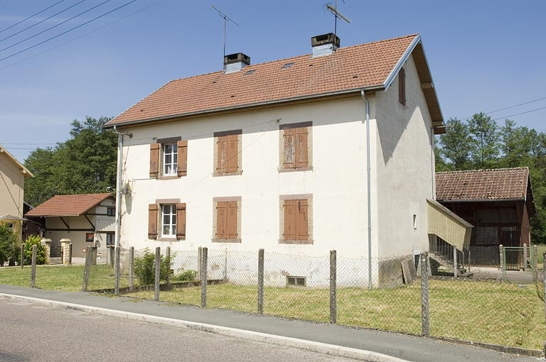 Logement ouvrier vu de trois quarts. © Région Bourgogne-Franche-Comté, Inventaire du patrimoine