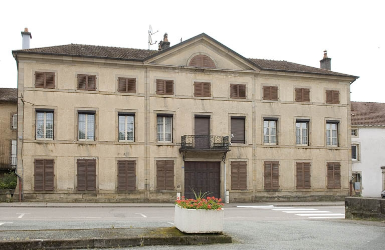 Vue de face du relais de poste. © Région Bourgogne-Franche-Comté, Inventaire du patrimoine