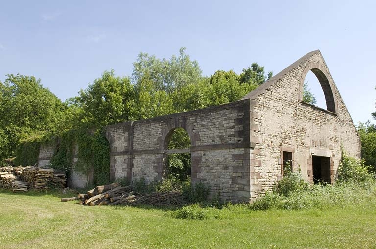 Atelier du laminoir (en ruines). Vue de trois quarts droite. © Région Bourgogne-Franche-Comté, Inventaire du patrimoine