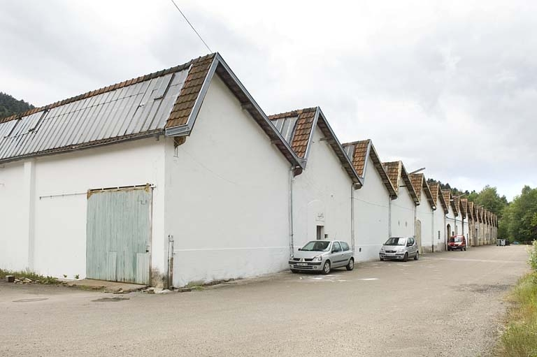 Atelier de fabrication ouest. Enfilade de pignons de sheds. © Région Bourgogne-Franche-Comté, Inventaire du patrimoine