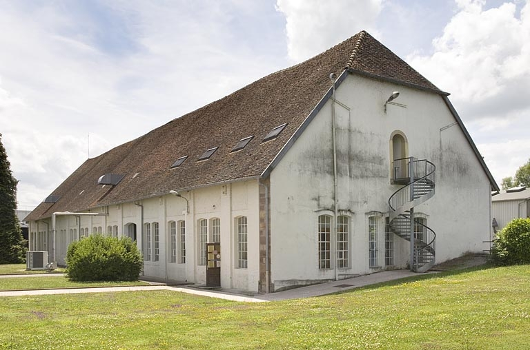 Atelier de fabrication dit forge neuve. Vue de trois quarts. © Région Bourgogne-Franche-Comté, Inventaire du patrimoine