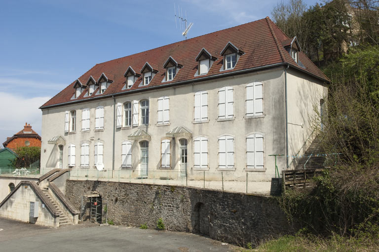 Vue générale de trois quart droit. © Région Bourgogne-Franche-Comté, Inventaire du patrimoine