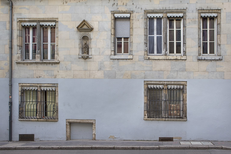 Détail de la façade sur rue du logis principal. © Région Bourgogne-Franche-Comté, Inventaire du Patrimoine