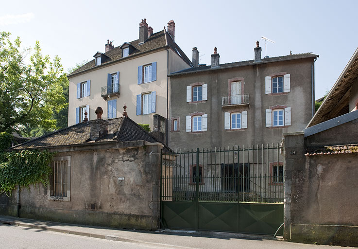 Vue d'ensemble de la demeure et de la maison de négociant Bichet rue du Vieux Moulin. © Région Bourgogne-Franche-Comté, Inventaire du patrimoine