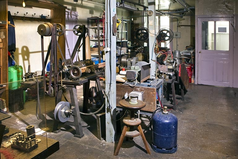 Intérieur de l'atelier de fabrication des branches cordées, depuis le côté rivière. © Région Bourgogne-Franche-Comté, Inventaire du patrimoine
