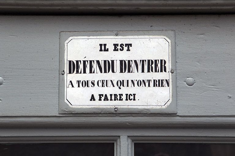 Emaillerie : plaque émaillée (maison, avec atelier, au 15 quai Aimé Lamy). © Région Bourgogne-Franche-Comté, Inventaire du patrimoine Emaillerie : plaque émaillée (maison, avec atelier, au 15 quai Aimé Lamy). © Région Bourgogne-Franche-Comté, Inventaire du patrimoine