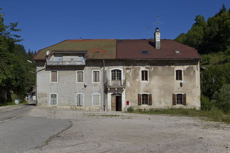 Ancienne usine de transformation des métaux puis usine d'horlogerie et scierie Prost Frères (2 à 10 rue des Forges). © Région Bourgogne-Franche-Comté, Inventaire du patrimoine Ancienne usine de transformation des métaux puis usine d'horlogerie et scierie Prost Frères (2 à 10 rue des Forges). © Région Bourgogne-Franche-Comté, Inventaire du patrimoine