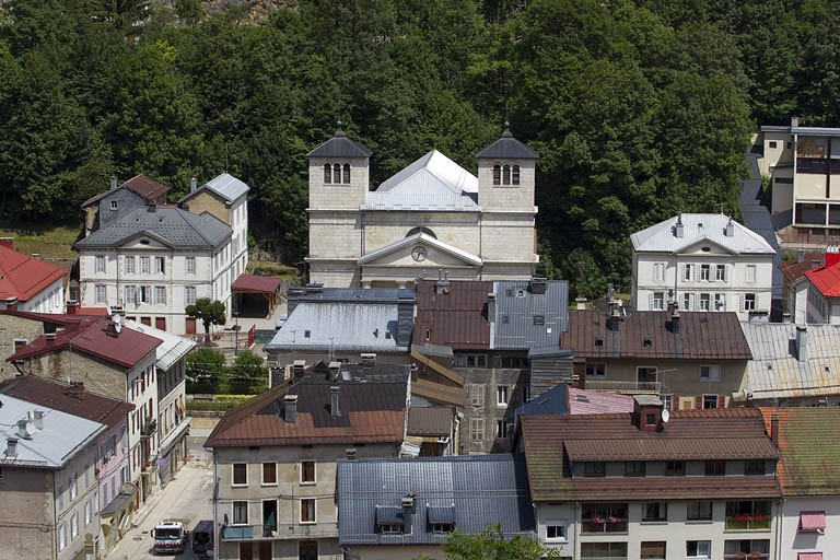 Le quartier de l'église. © Région Bourgogne-Franche-Comté, Inventaire du patrimoine Le quartier de l'église. © Région Bourgogne-Franche-Comté, Inventaire du patrimoine