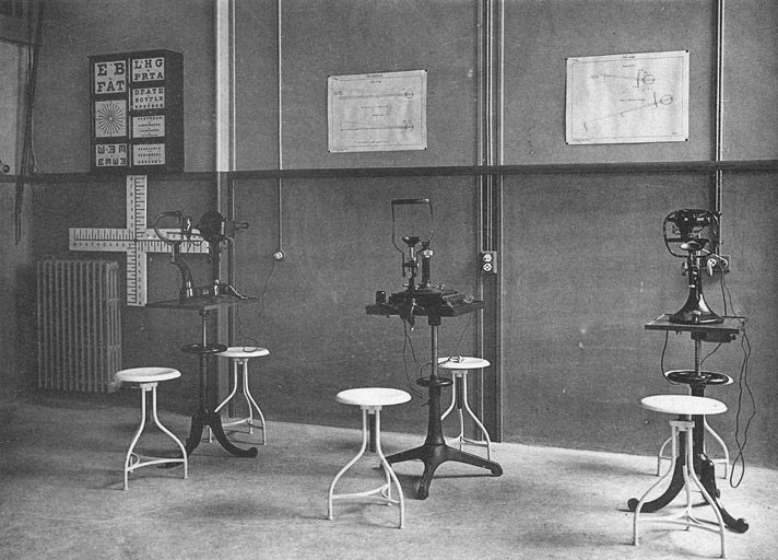Laboratoire d'Optométrie, décennies 1930-1940. © Région Bourgogne-Franche-Comté, Inventaire du patrimoine