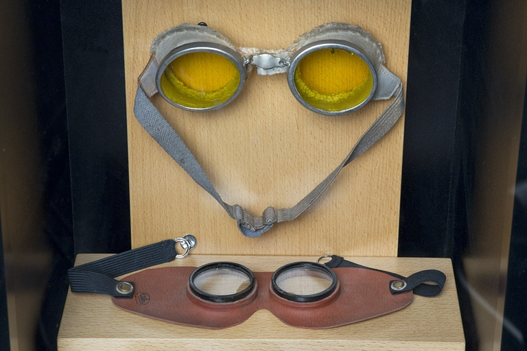 Lunettes pour automobilistes. Collection du musée de la Lunette, Morez. © Région Bourgogne-Franche-Comté, Inventaire du patrimoine Lunettes pour automobilistes. Collection du musée de la Lunette, Morez. © Région Bourgogne-Franche-Comté, Inventaire du patrimoine