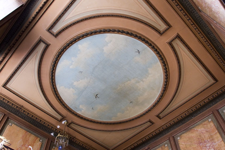 Logis principal, intérieur : plafond de la cage d'escalier, vue d'ensemble. © Région Bourgogne-Franche-Comté, Inventaire du Patrimoine