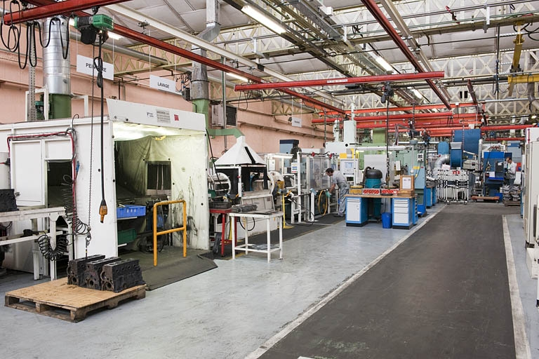 Atelier de rénovation des moteurs. © Région Bourgogne-Franche-Comté, Inventaire du patrimoine Atelier de rénovation des moteurs. © Région Bourgogne-Franche-Comté, Inventaire du patrimoine