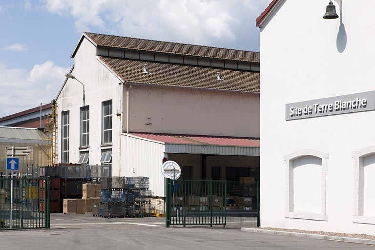 Magasin industriel vu de trois quarts. © Région Bourgogne-Franche-Comté, Inventaire du patrimoine Magasin industriel vu de trois quarts. © Région Bourgogne-Franche-Comté, Inventaire du patrimoine