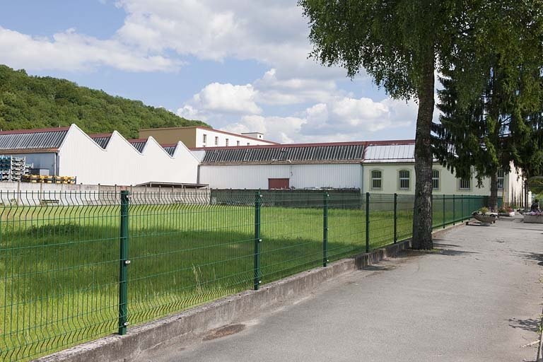 Vue d'ensemble depuis le nord. © Région Bourgogne-Franche-Comté, Inventaire du patrimoine Vue d'ensemble depuis le nord. © Région Bourgogne-Franche-Comté, Inventaire du patrimoine