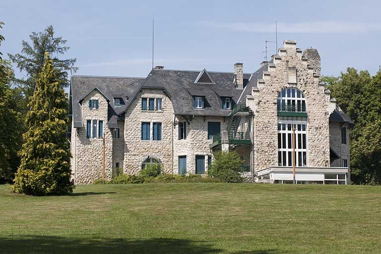 Façade postérieure depuis le sud-est. © Région Bourgogne-Franche-Comté, Inventaire du patrimoine