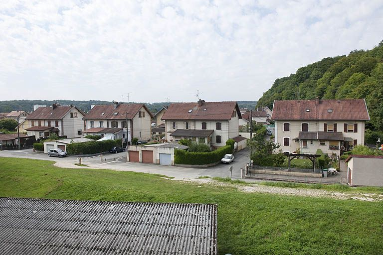 Vue d'ensemble depuis l'est. © Région Bourgogne-Franche-Comté, Inventaire du patrimoine