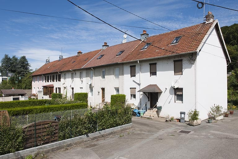 Habitation de 10 logements. © Région Bourgogne-Franche-Comté, Inventaire du patrimoine
