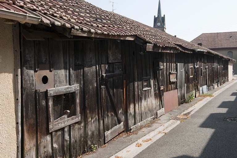 Bûchers rue des Cités. © Région Bourgogne-Franche-Comté, Inventaire du patrimoine