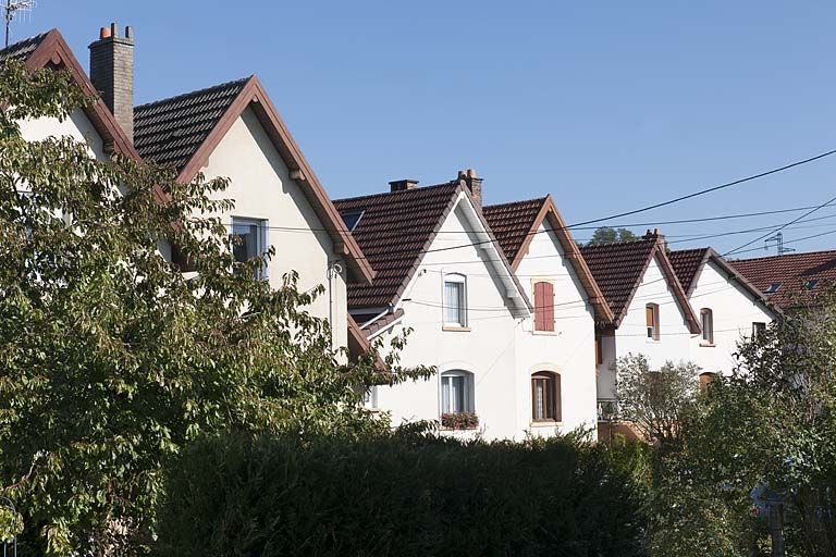 Pignons de logements de cadres rue de la Croze. © Région Bourgogne-Franche-Comté, Inventaire du patrimoine