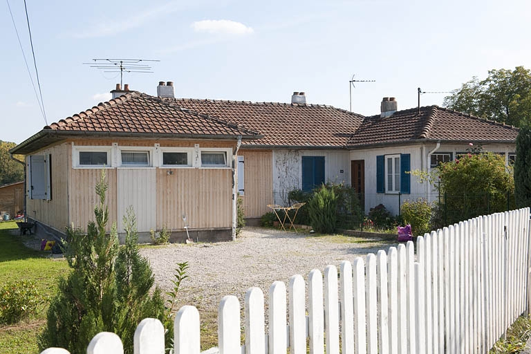 Maison jumelée située aux n°12-14. © Région Bourgogne-Franche-Comté, Inventaire du patrimoine