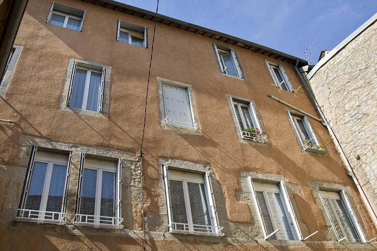 Logis principal : vue d'ensemble de la façade postérieure. © Région Bourgogne-Franche-Comté, Inventaire du Patrimoine