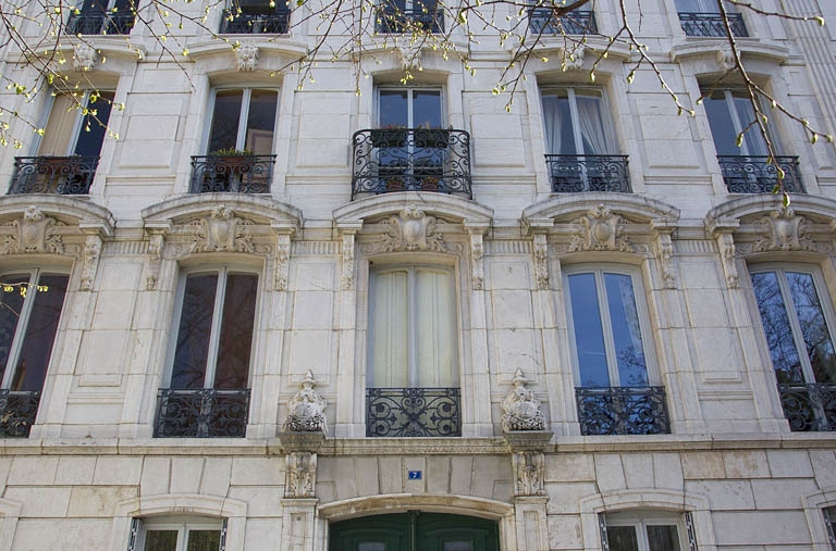 Vue de la façade antérieure à partir du premier étage. © Région Bourgogne-Franche-Comté, Inventaire du Patrimoine Vue de la façade antérieure à partir du premier étage. © Région Bourgogne-Franche-Comté, Inventaire du Patrimoine
