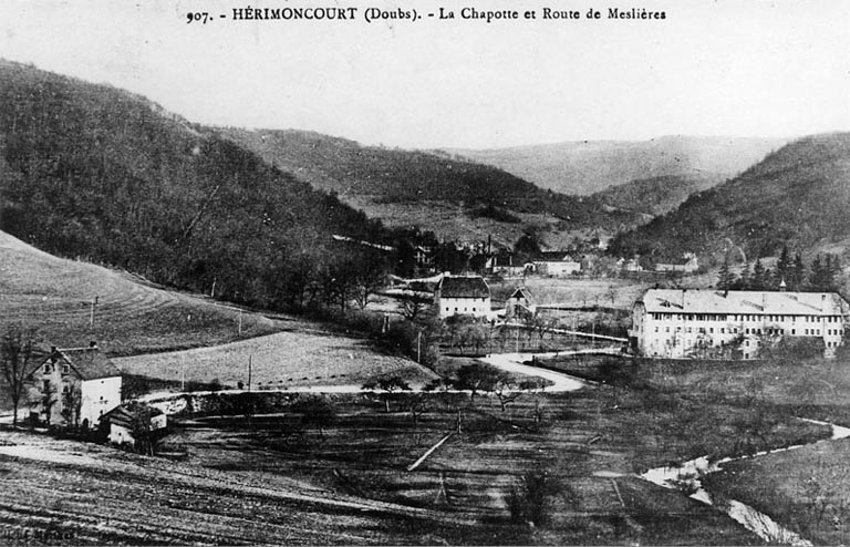 Hérimoncourt (Doubs). - La Chapotte et route de Meslières. © Région Bourgogne-Franche-Comté, Inventaire du patrimoine