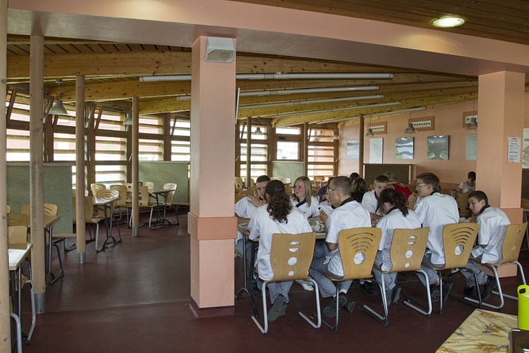 Bâtiment de la restauration : salle de restaurant. © Région Bourgogne-Franche-Comté, Inventaire du patrimoine