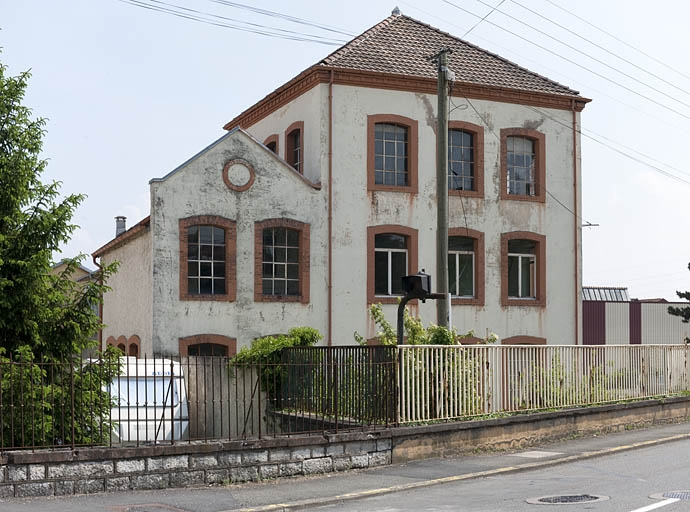 Façade sur rue du bâtiment d'entrée. © Région Bourgogne-Franche-Comté, Inventaire du patrimoine