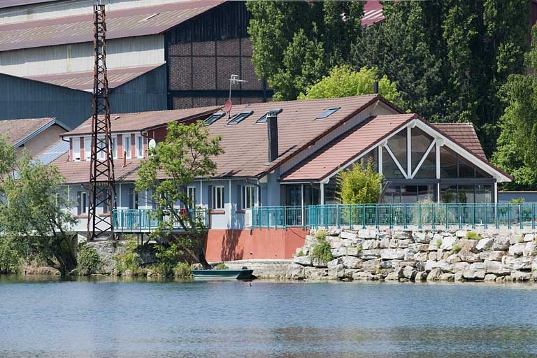 Magasins industriels (réhabilités) depuis le sud-est. © Région Bourgogne-Franche-Comté, Inventaire du patrimoine