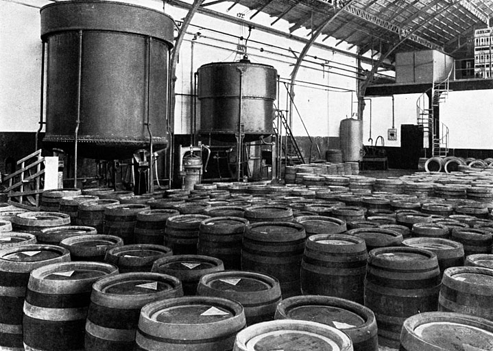 Halle de chargement. © Région Bourgogne-Franche-Comté, Inventaire du patrimoine