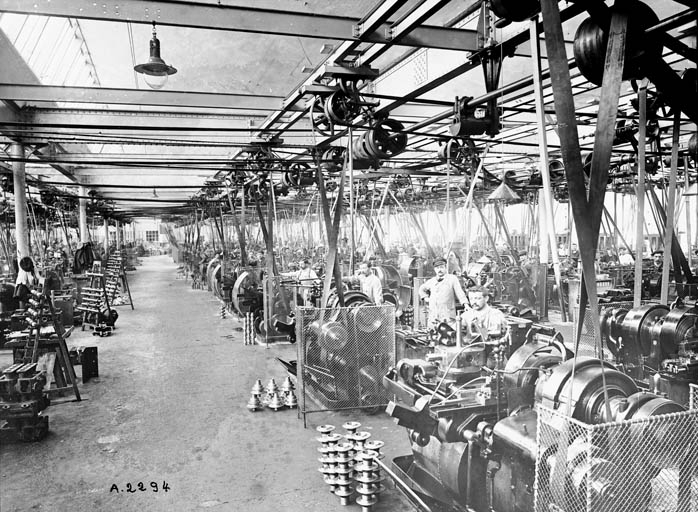 Usine d'Audincourt (?). Atelier de tournage de pièces. © Région Bourgogne-Franche-Comté, Inventaire du patrimoine Usine d'Audincourt (?). Atelier de tournage de pièces. © Région Bourgogne-Franche-Comté, Inventaire du patrimoine
