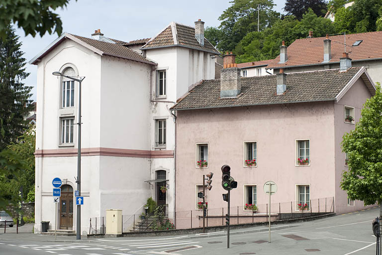 Bâtiments administratifs (?). Vue depuis le sud-est. © Région Bourgogne-Franche-Comté, Inventaire du patrimoine