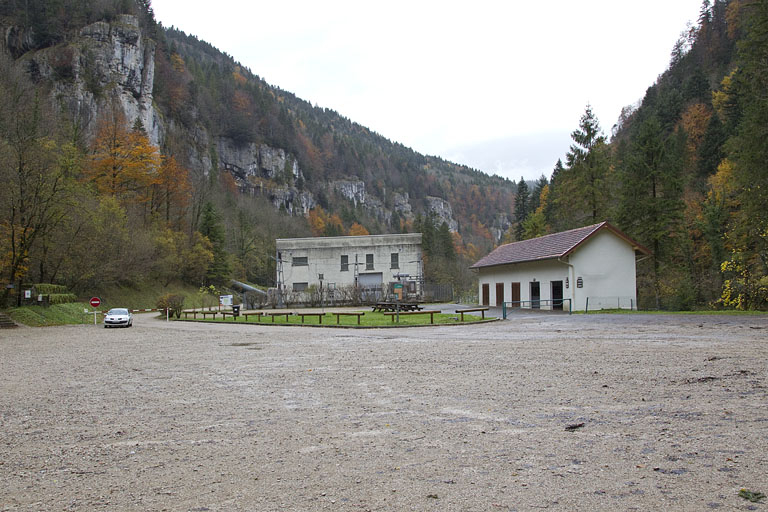 Vue d'ensemble, depuis le sud (amont). © Région Bourgogne-Franche-Comté, Inventaire du patrimoine Vue d'ensemble, depuis le sud (amont). © Région Bourgogne-Franche-Comté, Inventaire du patrimoine
